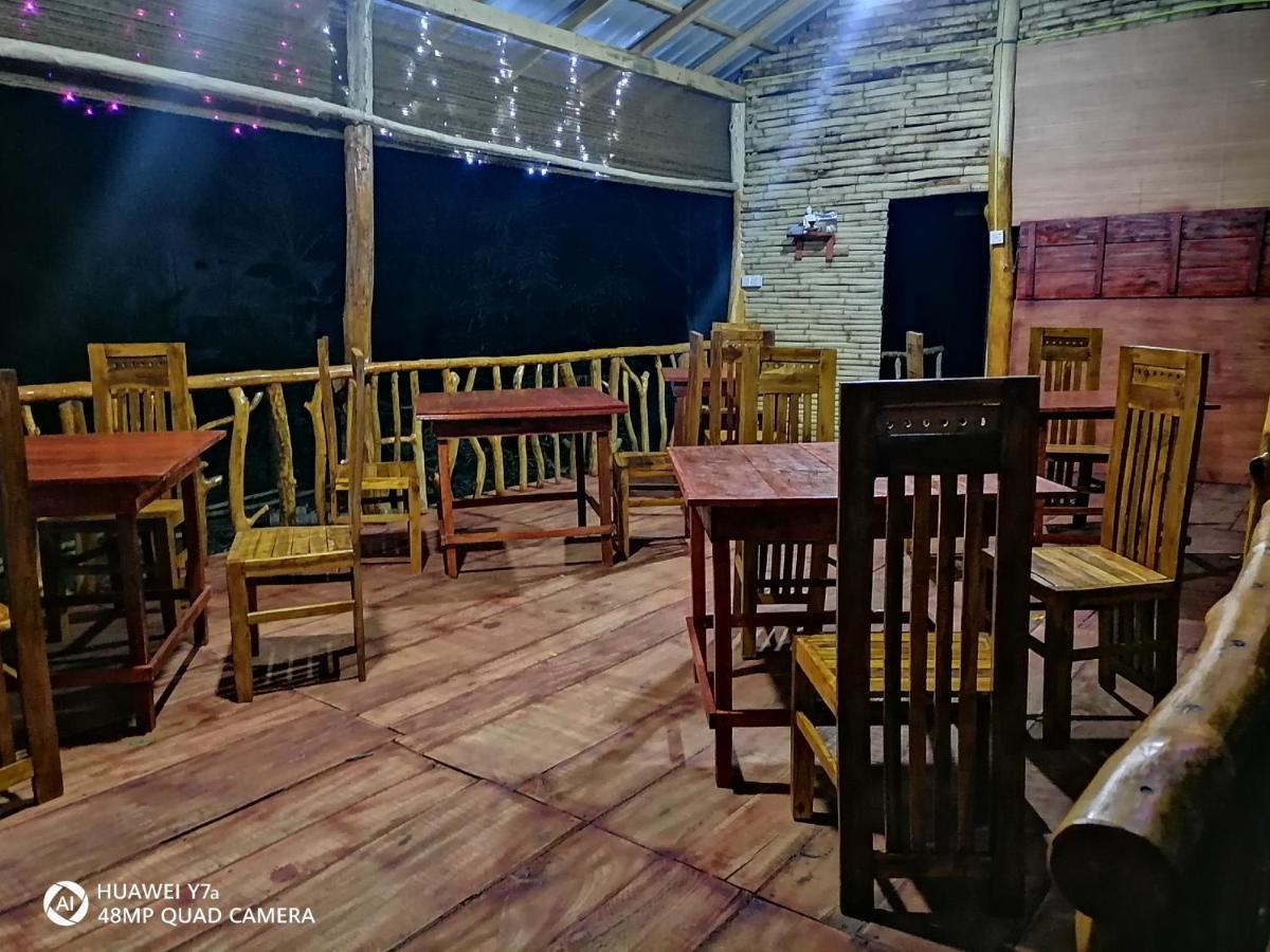 Horizon Resort & Hostel シギリヤ エクステリア 写真